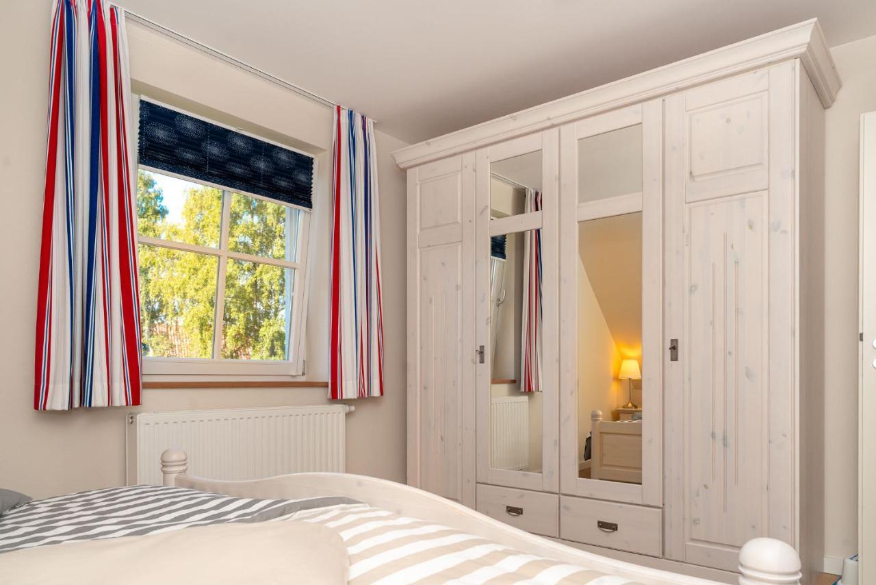 Ferien-Im-Duenenhaus Lasse Glowe Exteriör bild