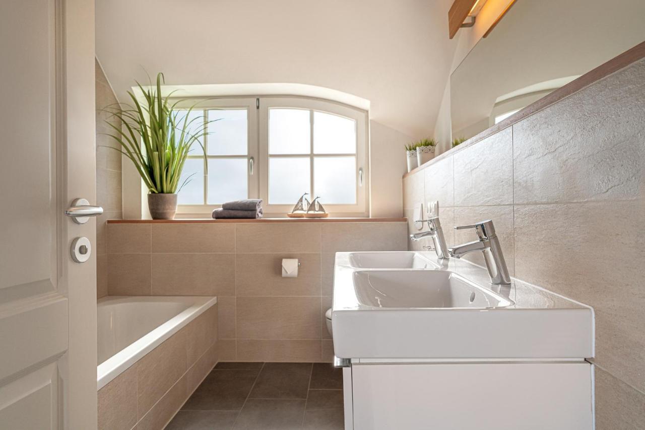 Ferien-Im-Duenenhaus Lasse Glowe Exteriör bild